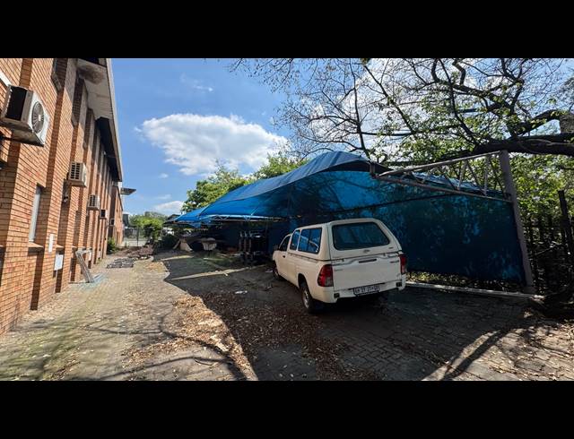 1,000M² WAREHOUSE FOR SALE IN EASTGATE